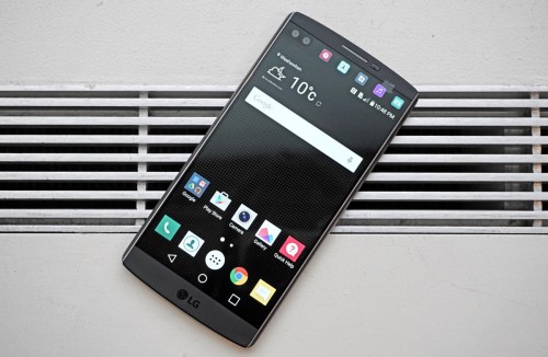 Смартфон LG V10: флагман с двумя экранами за 60 тысяч рублей